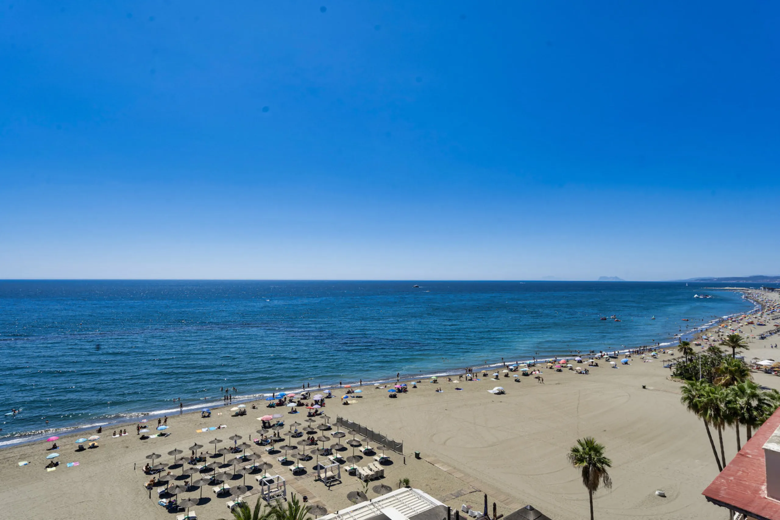 Apartment - Penthouse в продаже в Estepona, Málaga. В доме 2 спален и 2 ванных комнат. Площадь дома 203 м²