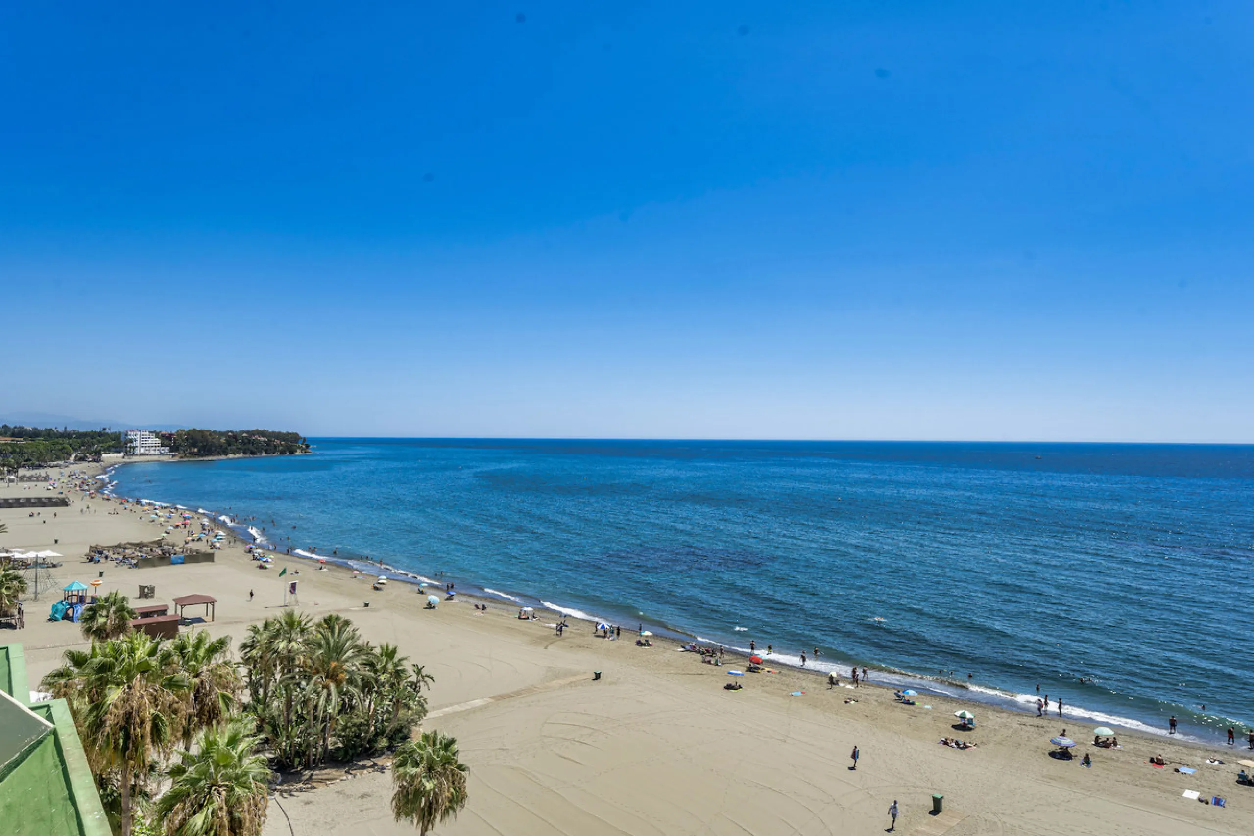 Apartment - Penthouse в продаже в Estepona, Málaga. В доме 2 спален и 2 ванных комнат. Площадь дома 203 м²