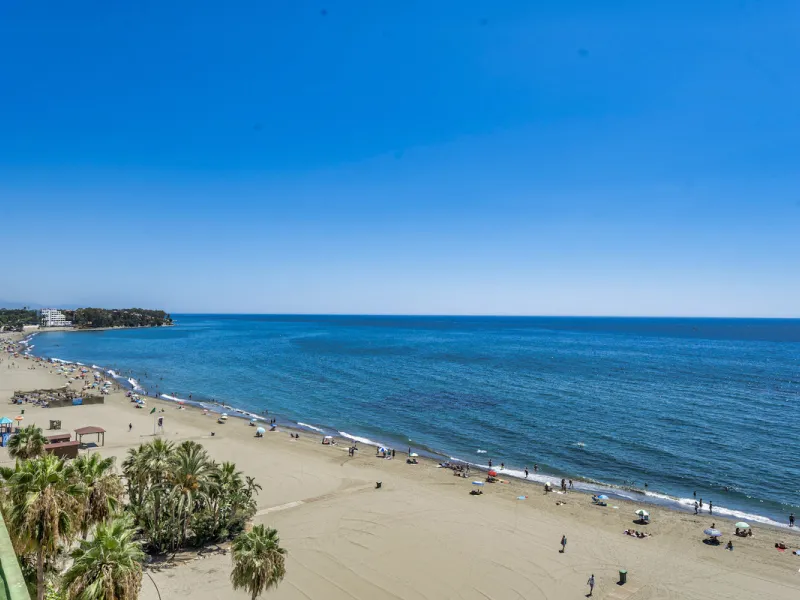 Apartment - Penthouse в продаже в Estepona, Málaga. В доме 2 спален и 2 ванных комнат. Площадь дома 203 м²