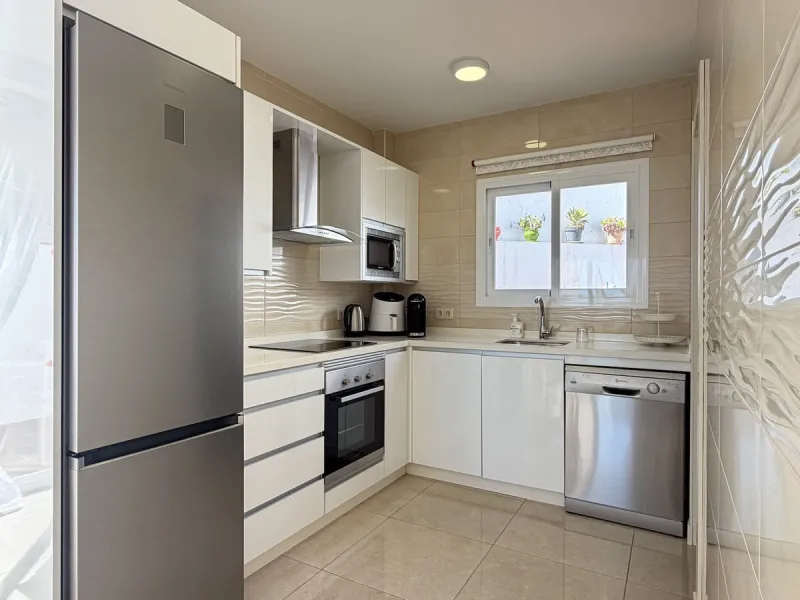 A fantastic opportunity to own a beautifully, spacious detached Villa with Sea Views in a quiet urbanisation with no community fees, just 10 minutes from the town and beach.