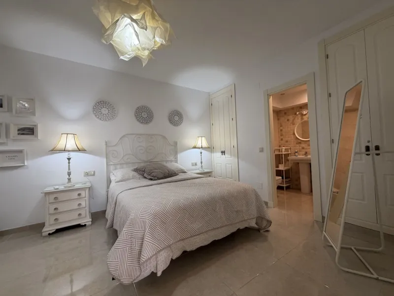 A fantastic opportunity to own a beautifully, spacious detached Villa with Sea Views in a quiet urbanisation with no community fees, just 10 minutes from the town and beach.