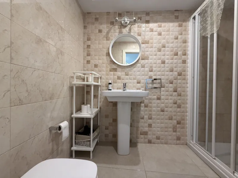 A fantastic opportunity to own a beautifully, spacious detached Villa with Sea Views in a quiet urbanisation with no community fees, just 10 minutes from the town and beach.