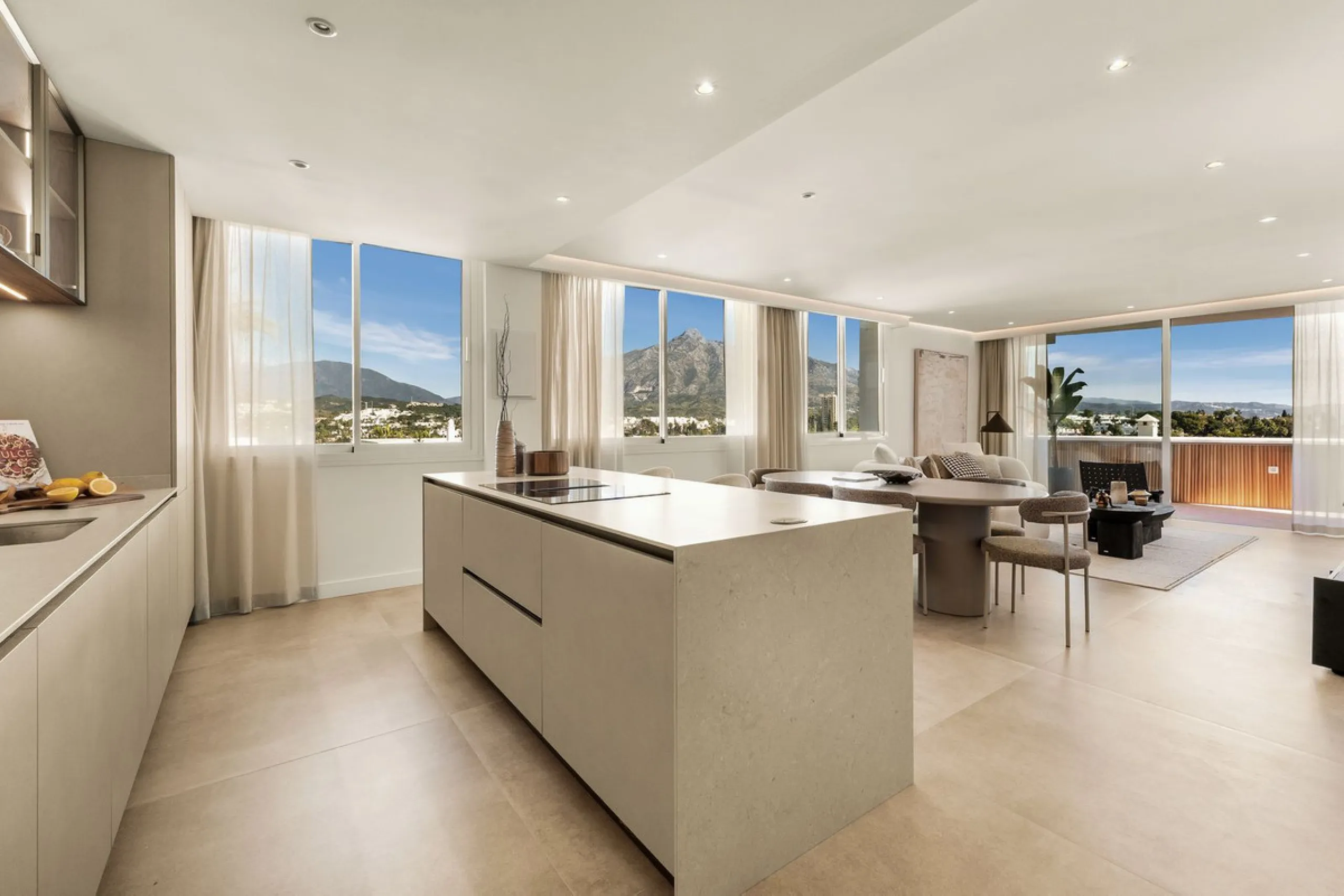 Discover this stunning fully renovated apartment in the heart of Nueva Andalucía, one of the most sought-after and fast-growing areas on the Costa del Sol.