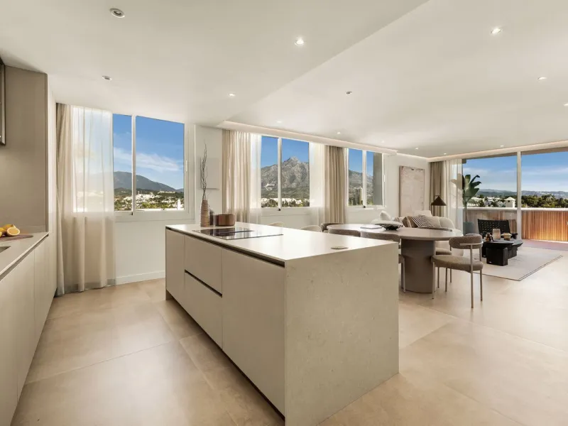 Discover this stunning fully renovated apartment in the heart of Nueva Andalucía, one of the most sought-after and fast-growing areas on the Costa del Sol.