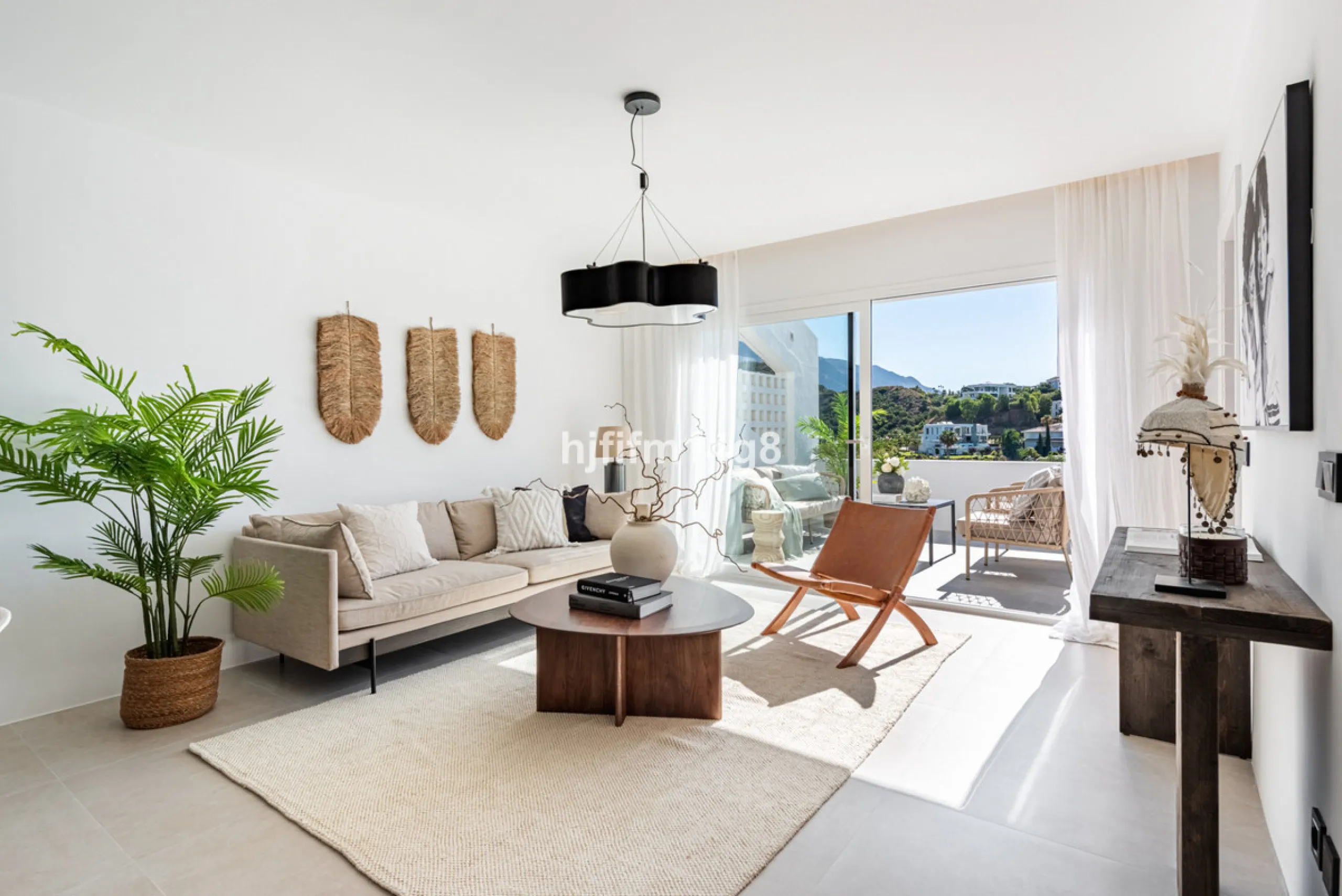 Apartment - Middle Floor Apartment в продаже в Benahavís, Málaga. В доме 3 спален и 2 ванных комнат. Площадь дома 86 м²