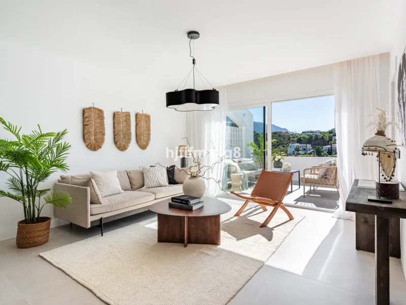 Apartment - Middle Floor Apartment в продаже в Benahavís, Málaga. В доме 3 спален и 2 ванных комнат. Площадь дома 86 м²