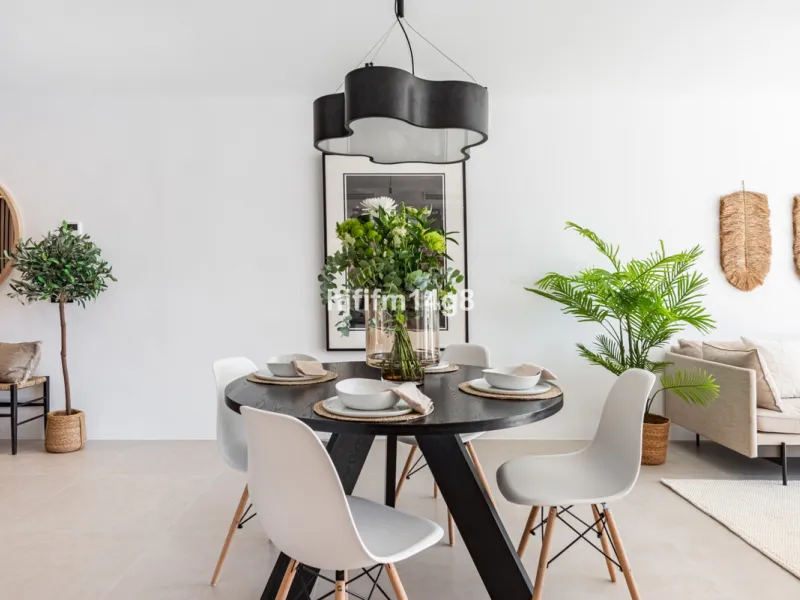 Apartment - Middle Floor Apartment в продаже в Benahavís, Málaga. В доме 3 спален и 2 ванных комнат. Площадь дома 86 м²