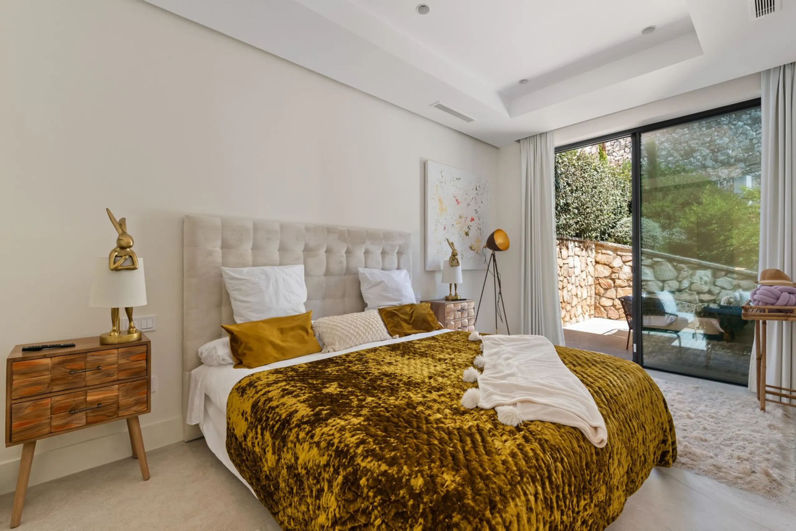 Marbella – Exceptional Contemporary Villa, Sold Furnished, in the Exclusive Rio Real Area, Next to the Golf