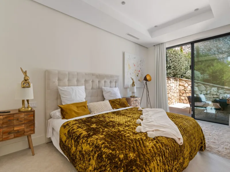 Marbella – Exceptional Contemporary Villa, Sold Furnished, in the Exclusive Rio Real Area, Next to the Golf