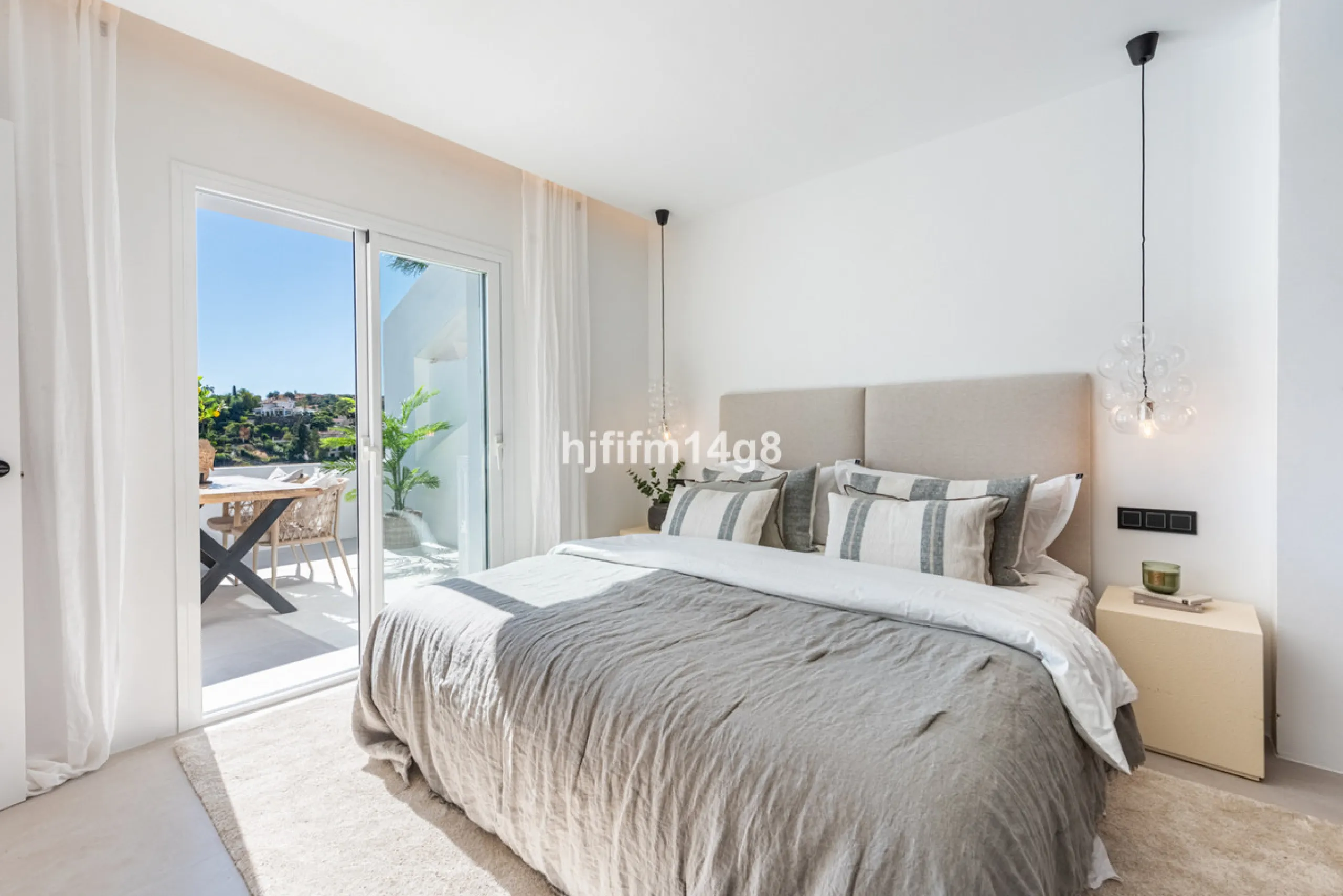 Apartment - Middle Floor Apartment в продаже в Benahavís, Málaga. В доме 3 спален и 2 ванных комнат. Площадь дома 86 м²