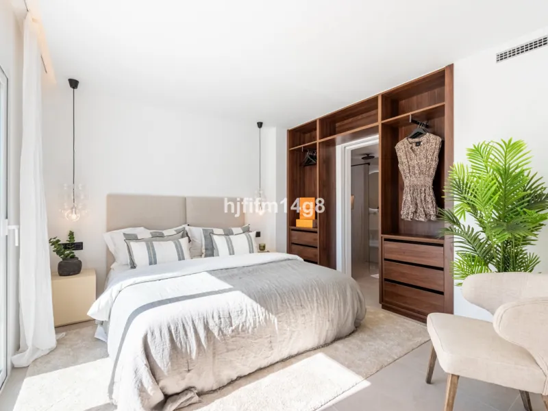 Apartment - Middle Floor Apartment в продаже в Benahavís, Málaga. В доме 3 спален и 2 ванных комнат. Площадь дома 86 м²