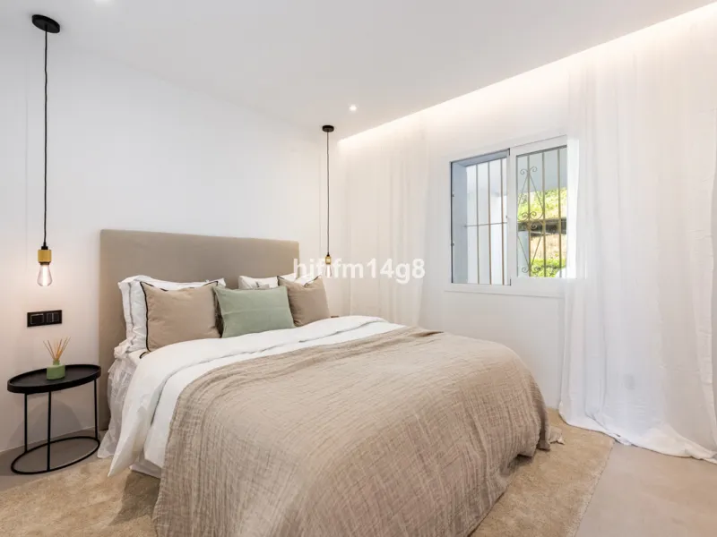 Apartment - Middle Floor Apartment в продаже в Benahavís, Málaga. В доме 3 спален и 2 ванных комнат. Площадь дома 86 м²