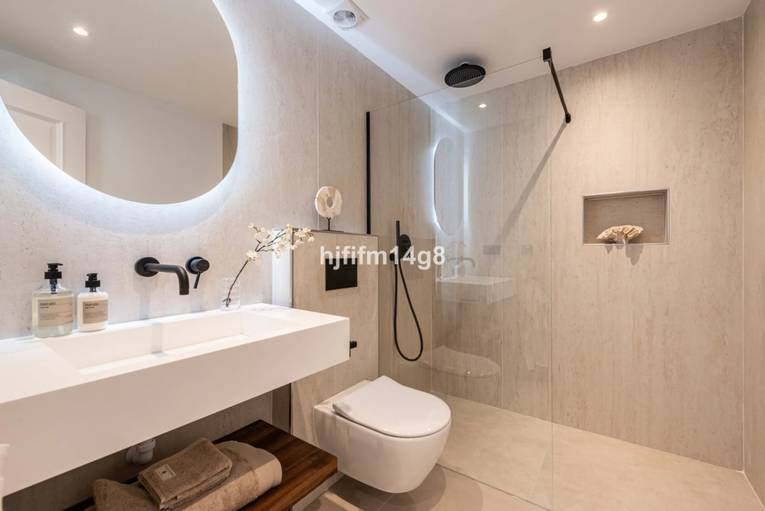 Apartment - Middle Floor Apartment в продаже в Benahavís, Málaga. В доме 3 спален и 2 ванных комнат. Площадь дома 86 м²