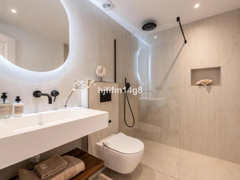 Apartment - Middle Floor Apartment в продаже в Benahavís, Málaga. В доме 3 спален и 2 ванных комнат. Площадь дома 86 м²