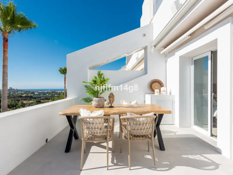 Apartment - Middle Floor Apartment в продаже в Benahavís, Málaga. В доме 3 спален и 2 ванных комнат. Площадь дома 86 м²