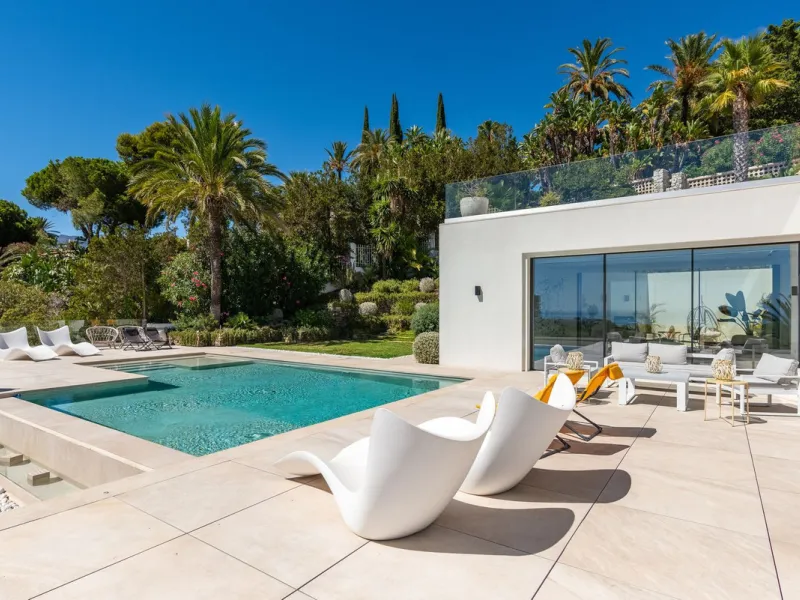 Marbella – Exceptional Contemporary Villa, Sold Furnished, in the Exclusive Rio Real Area, Next to the Golf