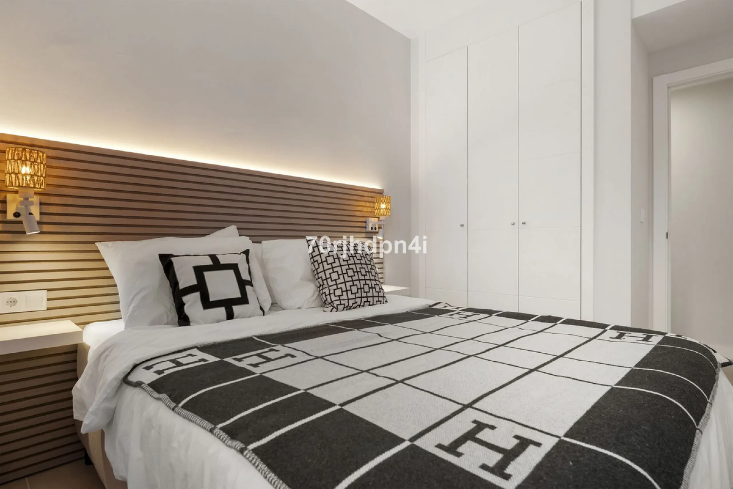 Exclusive: Key-Ready New Build Apartment with Sea Views (Aranya, Estepona)