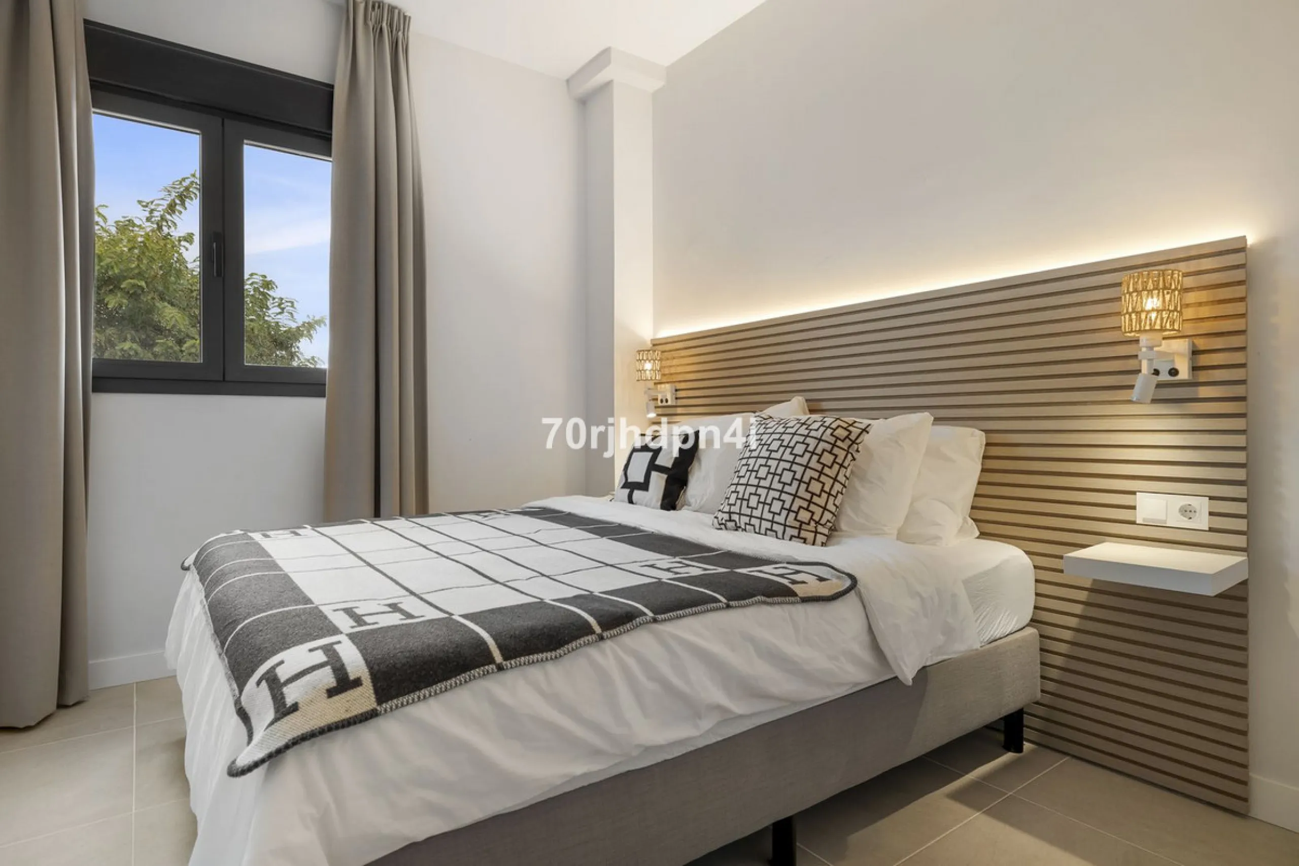 Exclusive: Key-Ready New Build Apartment with Sea Views (Aranya, Estepona)