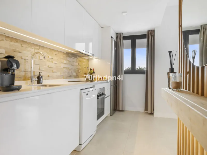 Exclusive: Key-Ready New Build Apartment with Sea Views (Aranya, Estepona)