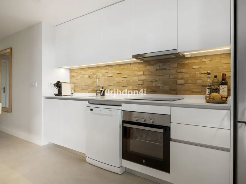 Exclusive: Key-Ready New Build Apartment with Sea Views (Aranya, Estepona)