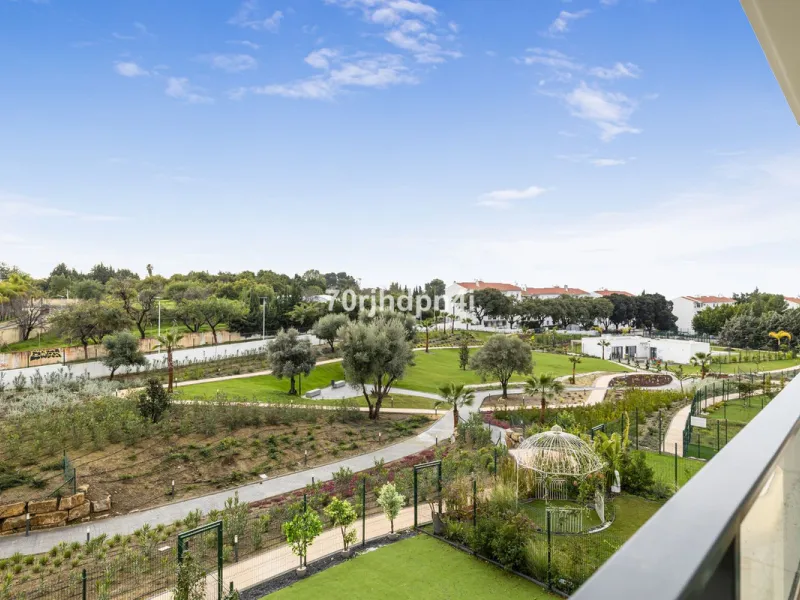 Exclusive: Key-Ready New Build Apartment with Sea Views (Aranya, Estepona)