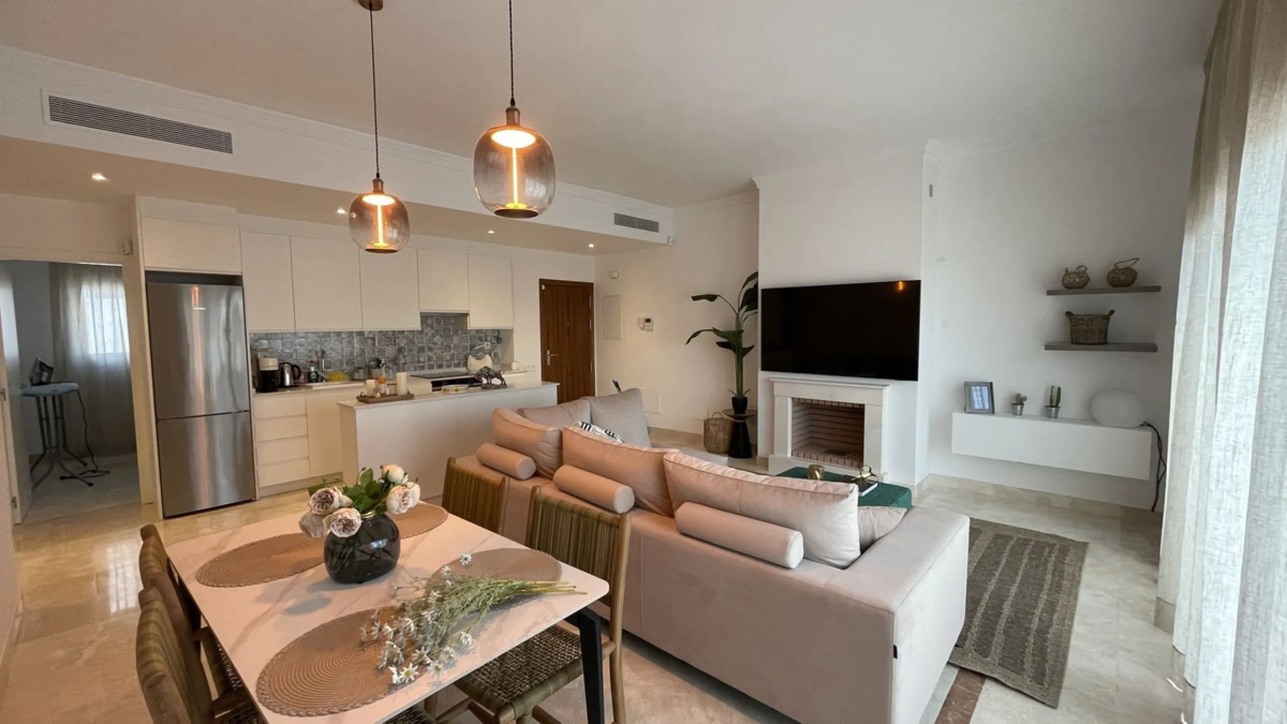 3-Bedroom Apartment with sew view in Paraiso Pueblo, El Paraiso, Benahavis