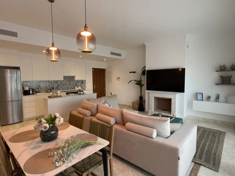 3-Bedroom Apartment with sew view in Paraiso Pueblo, El Paraiso, Benahavis