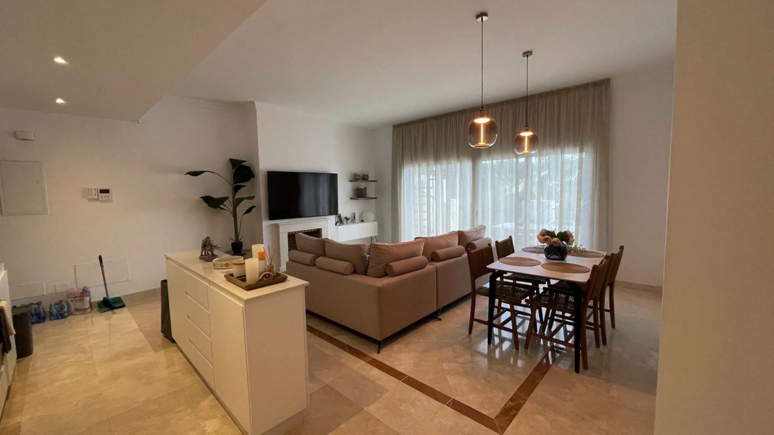 3-Bedroom Apartment with sew view in Paraiso Pueblo, El Paraiso, Benahavis