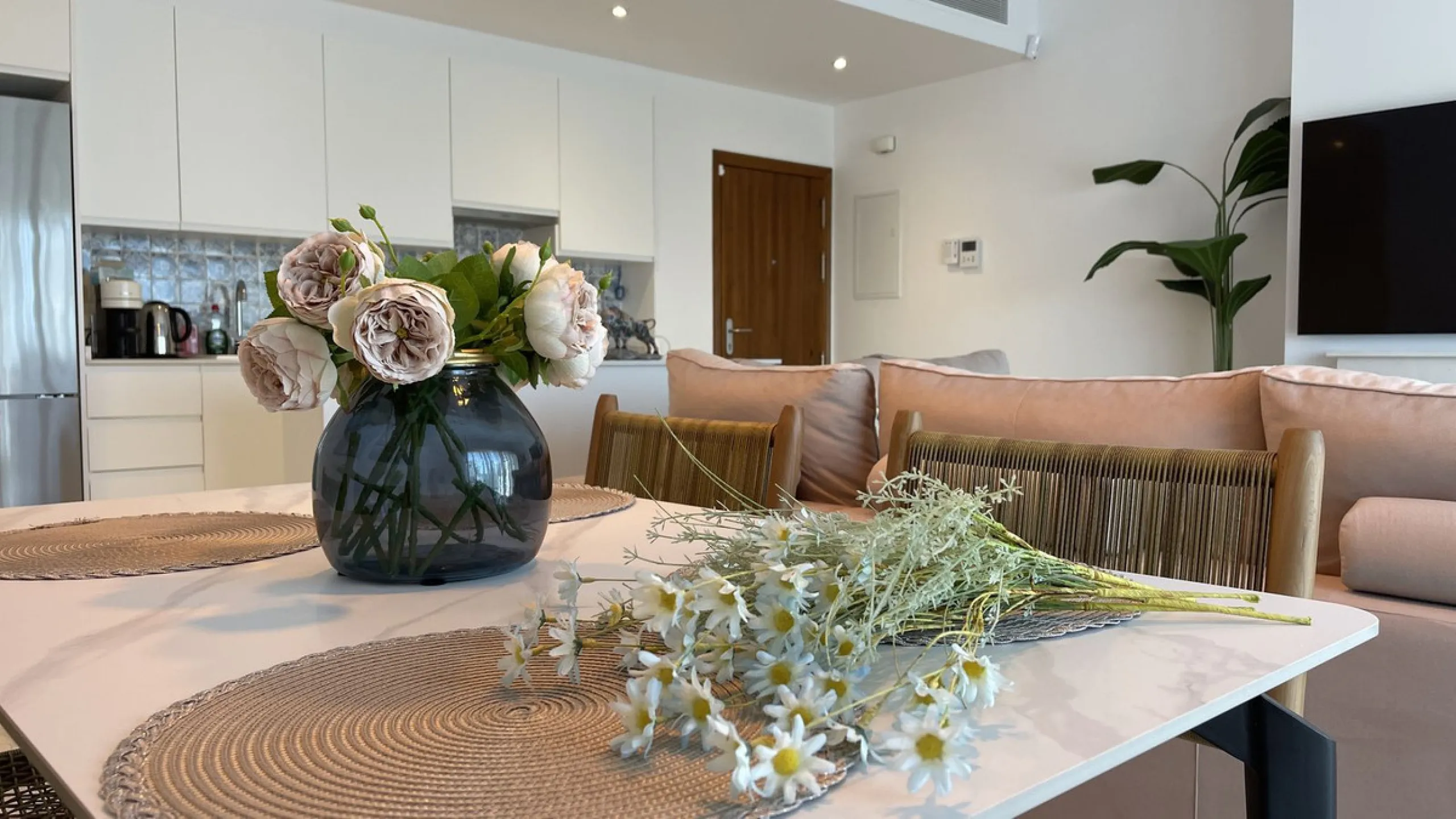 3-Bedroom Apartment with sew view in Paraiso Pueblo, El Paraiso, Benahavis