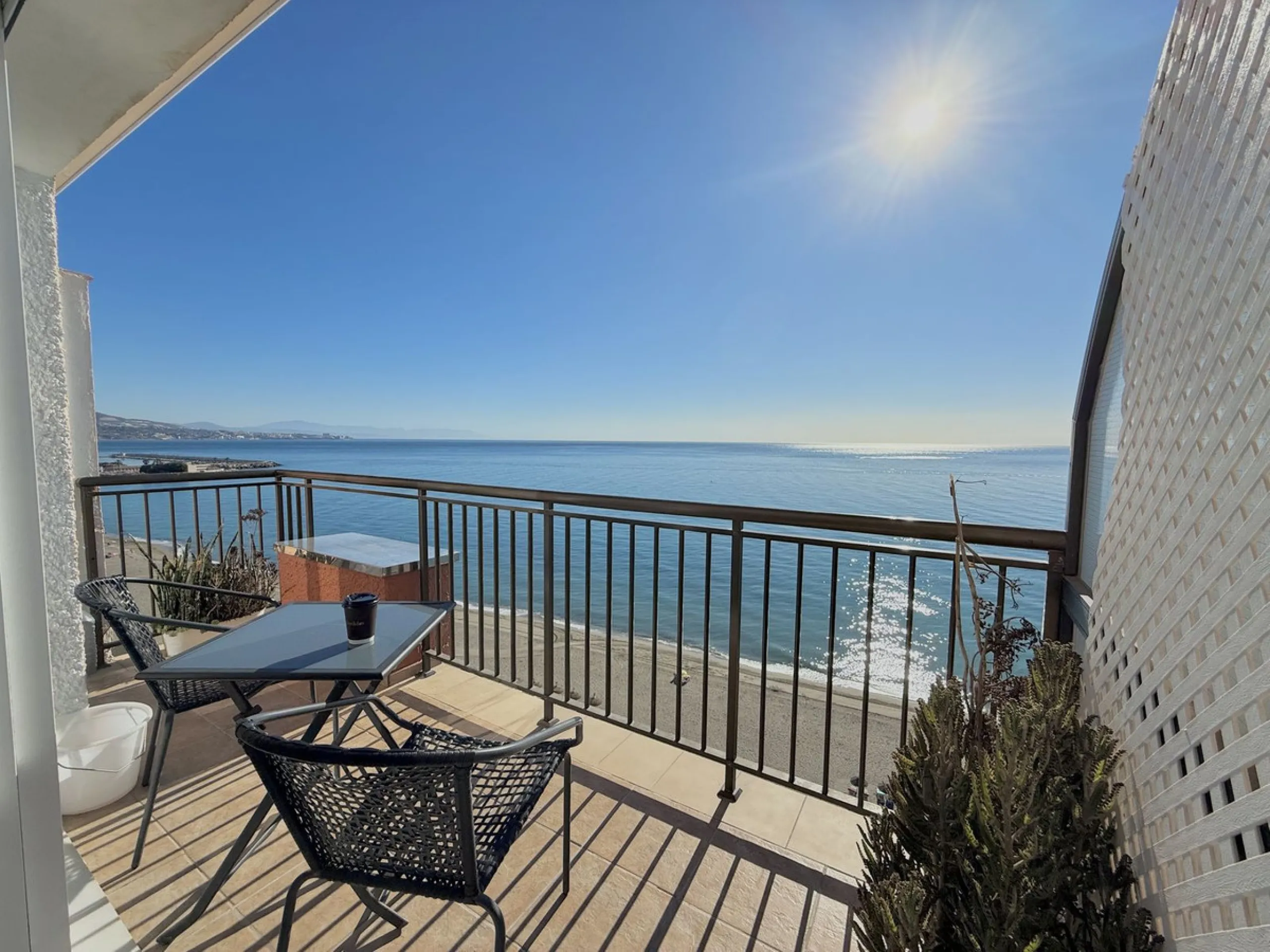Apartment - Top Floor Apartment в продаже в Fuengirola, Málaga. В доме 2 спален и 1 ванных комнат. Площадь дома 59 м²