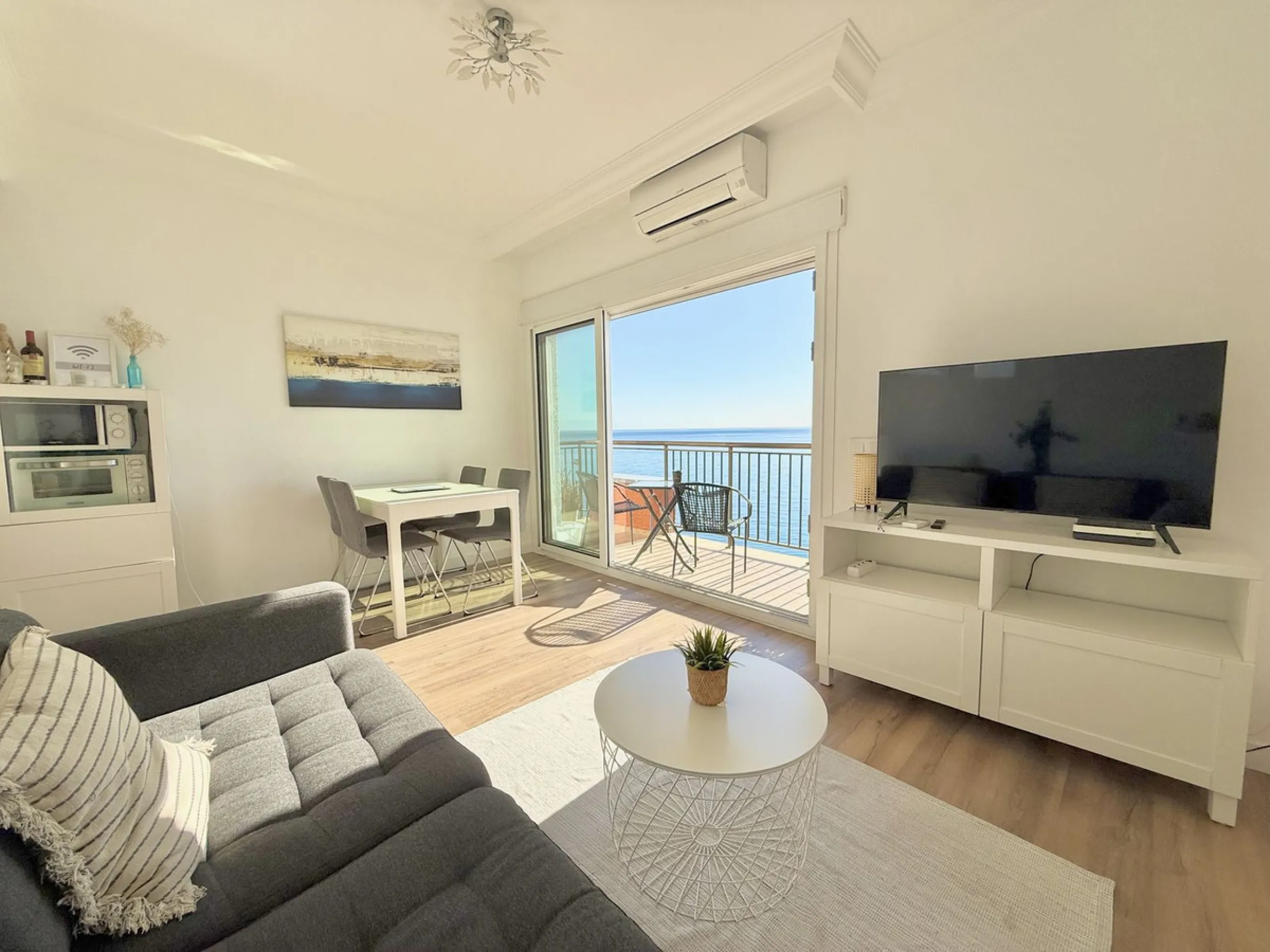 Apartment - Top Floor Apartment в продаже в Fuengirola, Málaga. В доме 2 спален и 1 ванных комнат. Площадь дома 59 м²