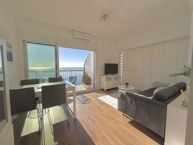 Apartment - Top Floor Apartment в продаже в Fuengirola, Málaga. В доме 2 спален и 1 ванных комнат. Площадь дома 59 м²