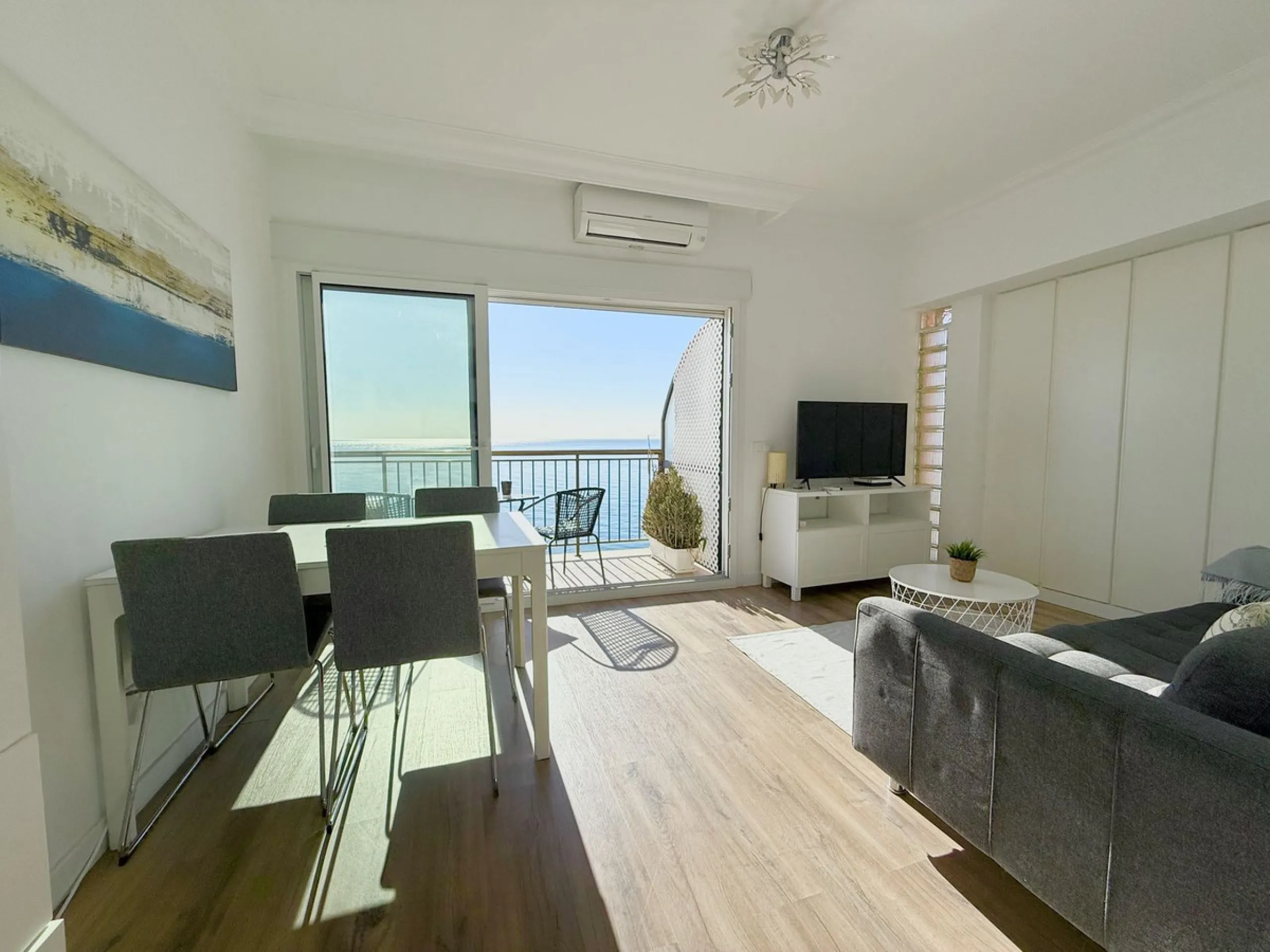 Apartment - Top Floor Apartment в продаже в Fuengirola, Málaga. В доме 2 спален и 1 ванных комнат. Площадь дома 59 м²