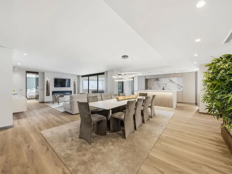 Apartment - Middle Floor Apartment в продаже в Marbella, Málaga. В доме 5 спален и 5 ванных комнат. Площадь дома 296 м²