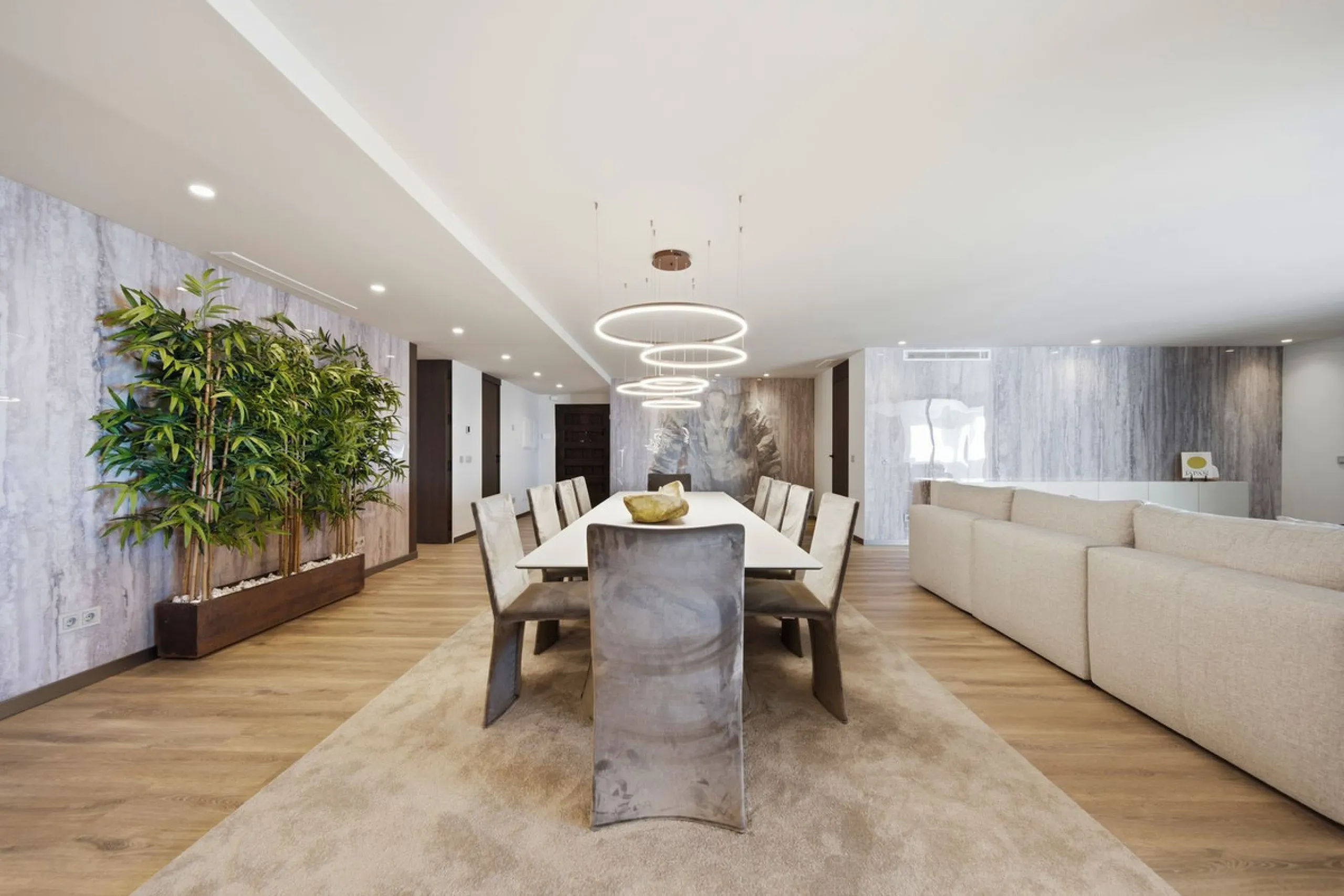 Experience Iconic Luxury Living in the Heart of Puerto Banús