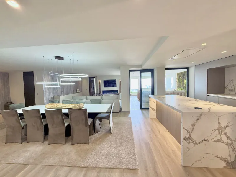 Experience Iconic Luxury Living in the Heart of Puerto Banús