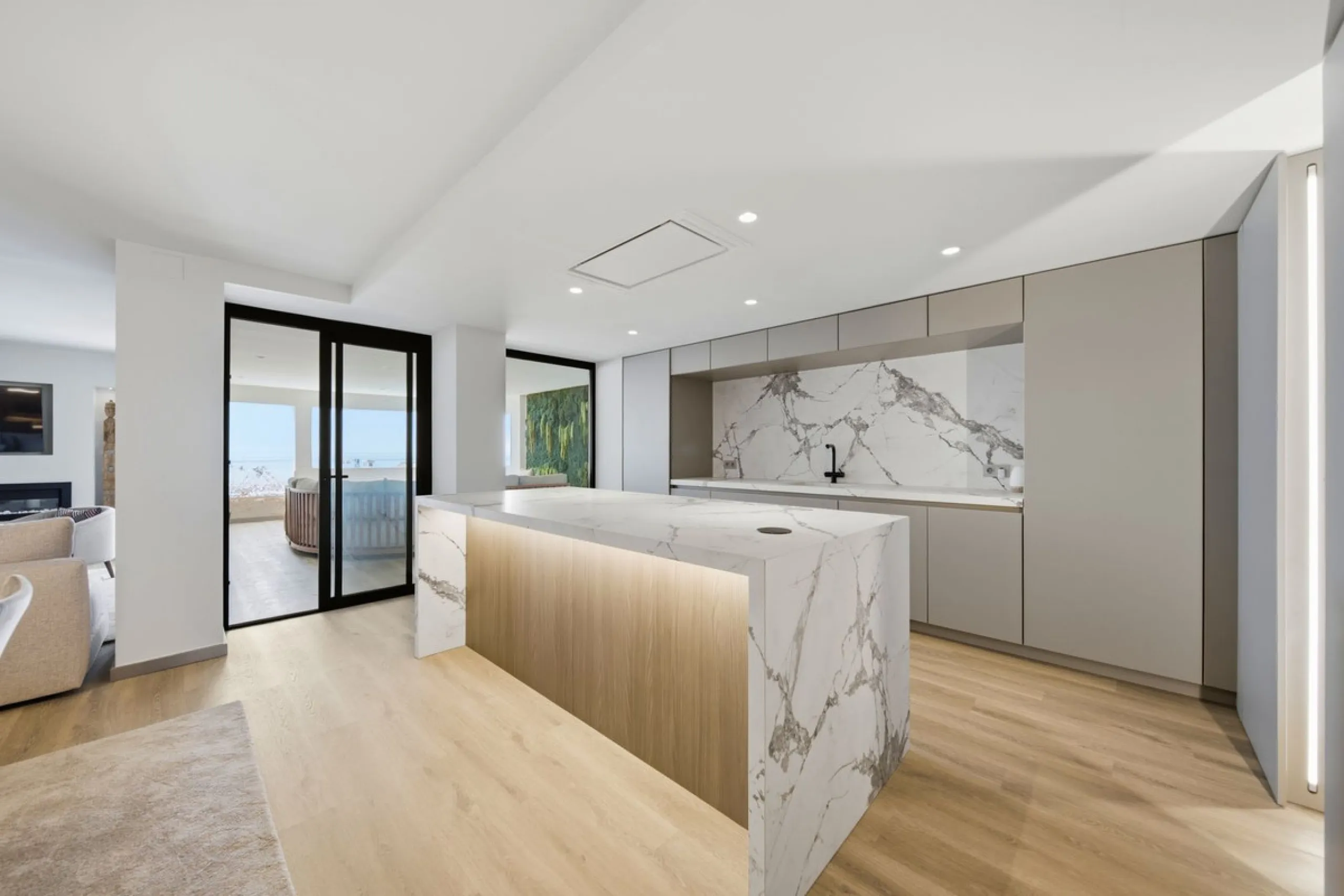 Experience Iconic Luxury Living in the Heart of Puerto Banús