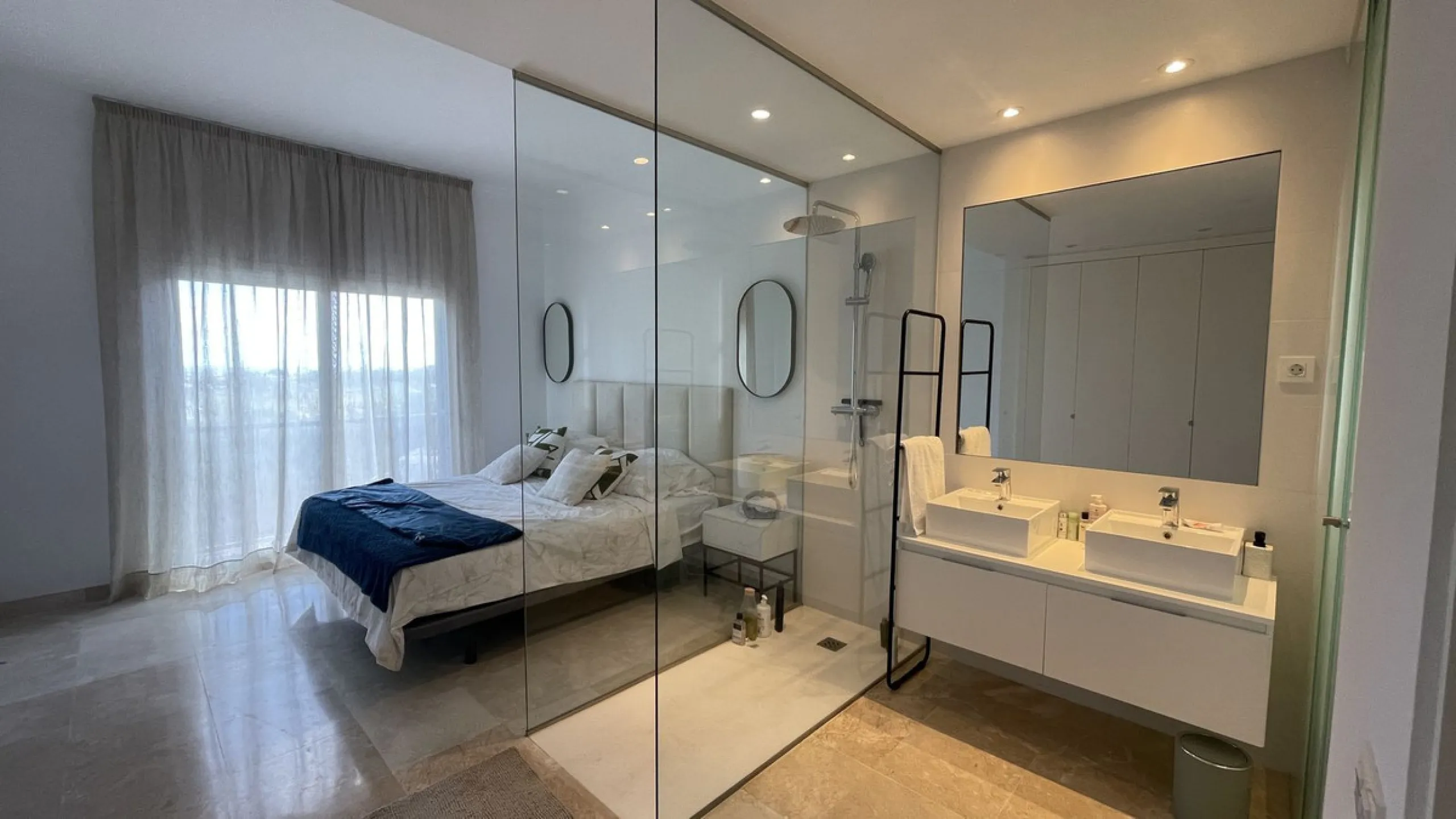 3-Bedroom Apartment with sew view in Paraiso Pueblo, El Paraiso, Benahavis