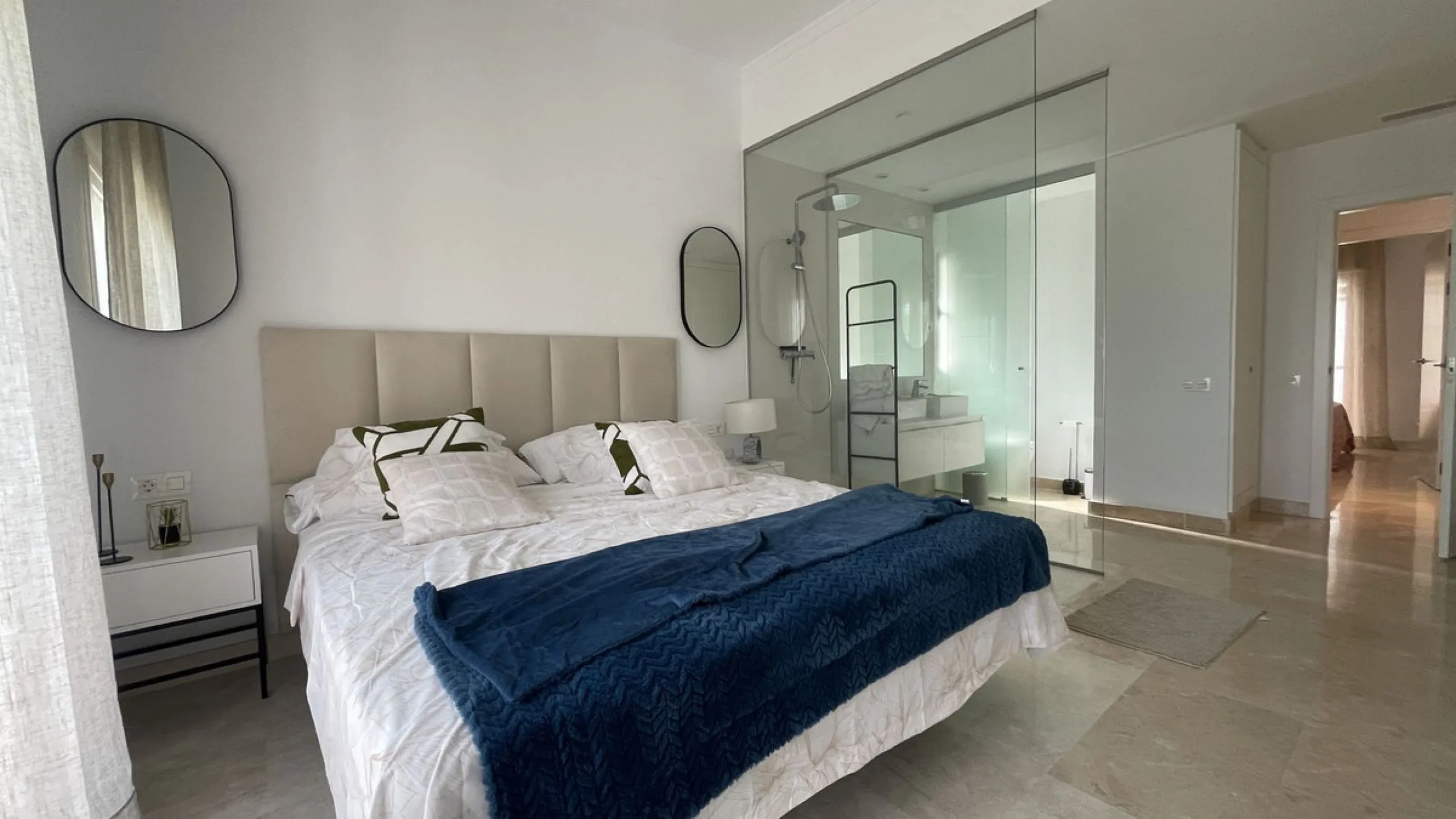 3-Bedroom Apartment with sew view in Paraiso Pueblo, El Paraiso, Benahavis