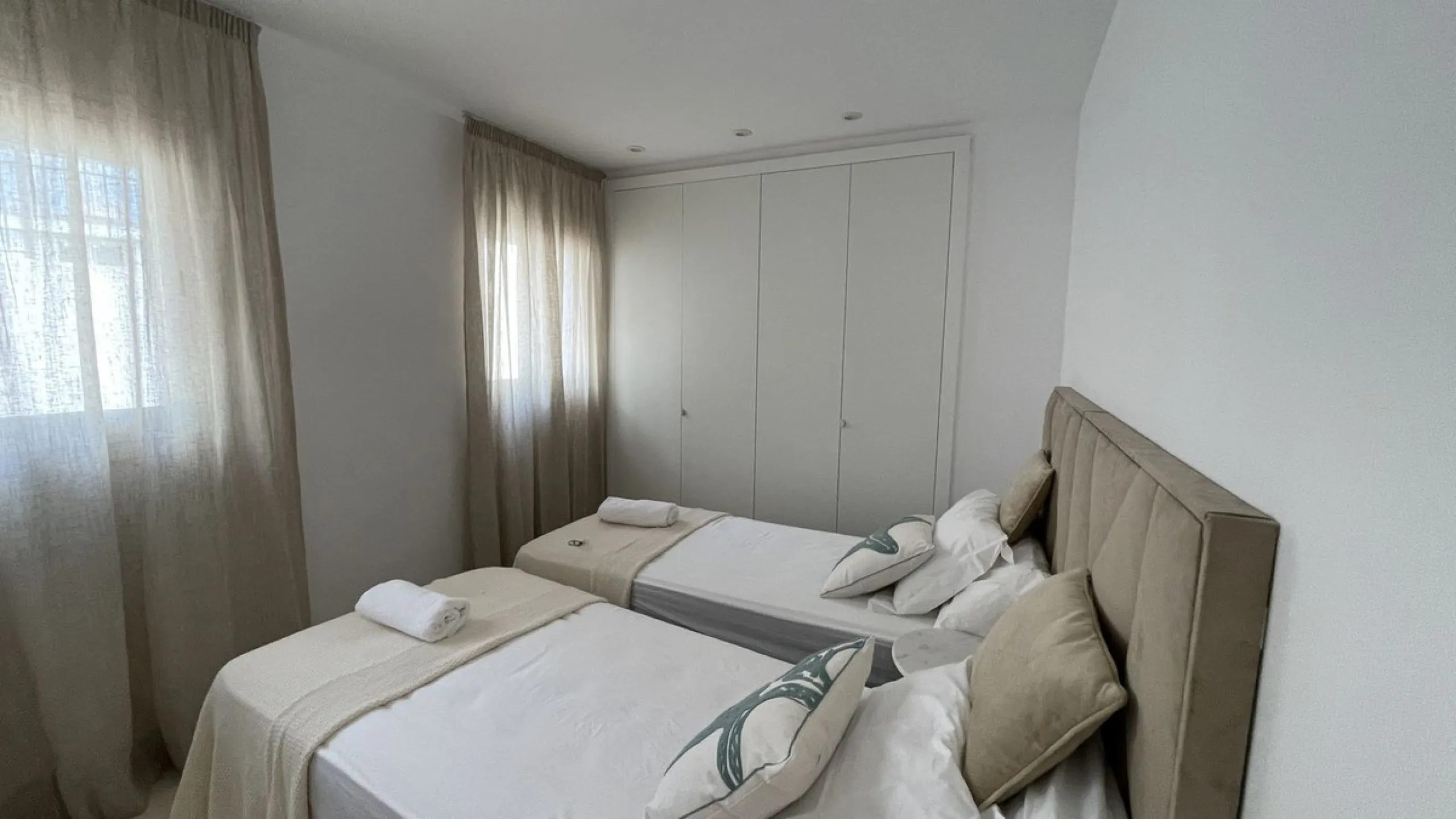 3-Bedroom Apartment with sew view in Paraiso Pueblo, El Paraiso, Benahavis