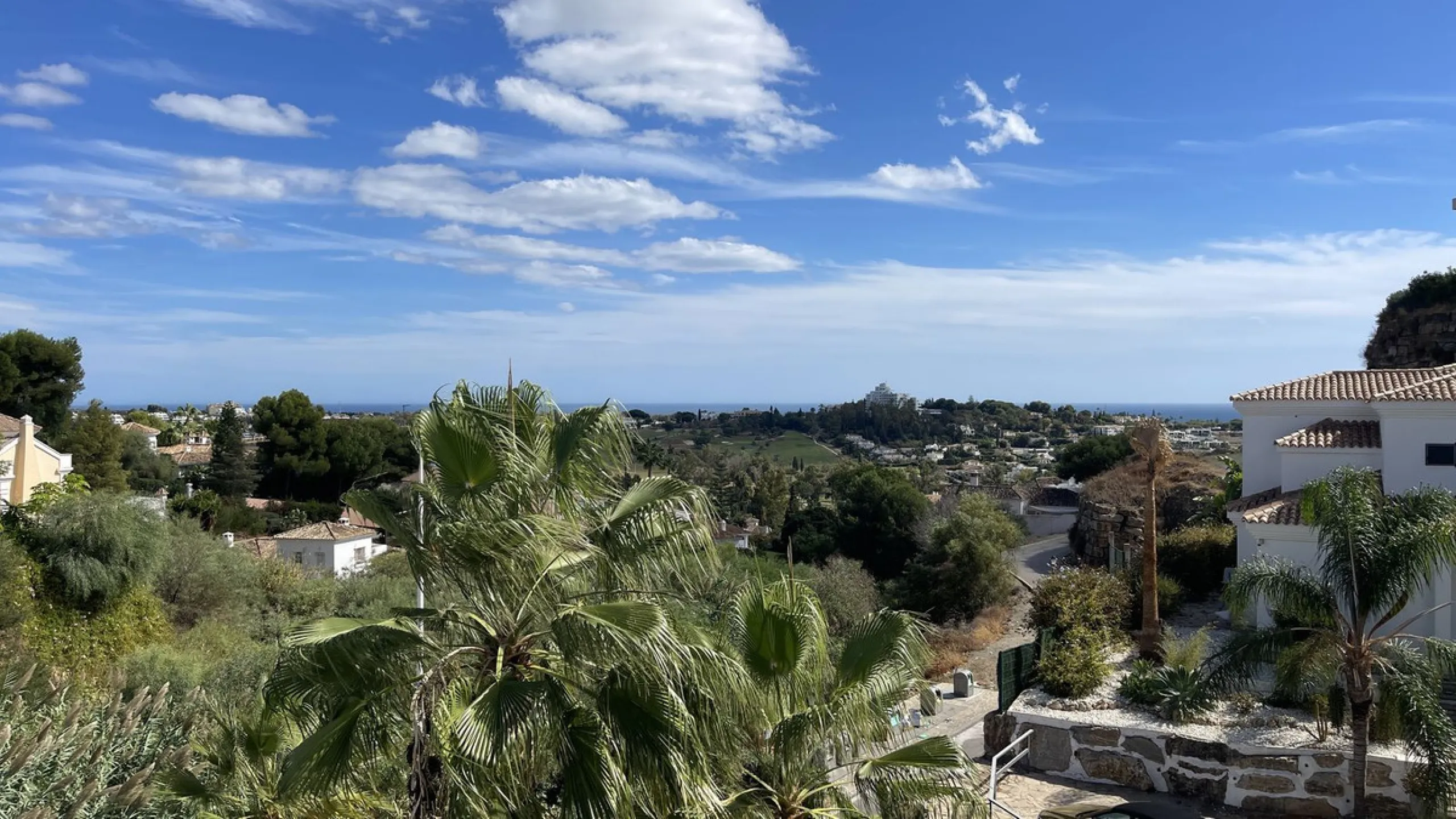 3-Bedroom Apartment with sew view in Paraiso Pueblo, El Paraiso, Benahavis