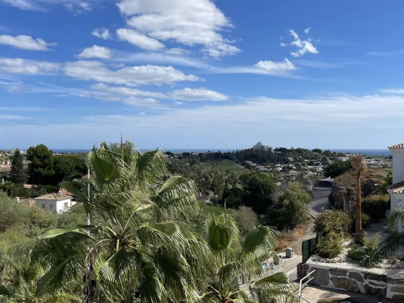 3-Bedroom Apartment with sew view in Paraiso Pueblo, El Paraiso, Benahavis