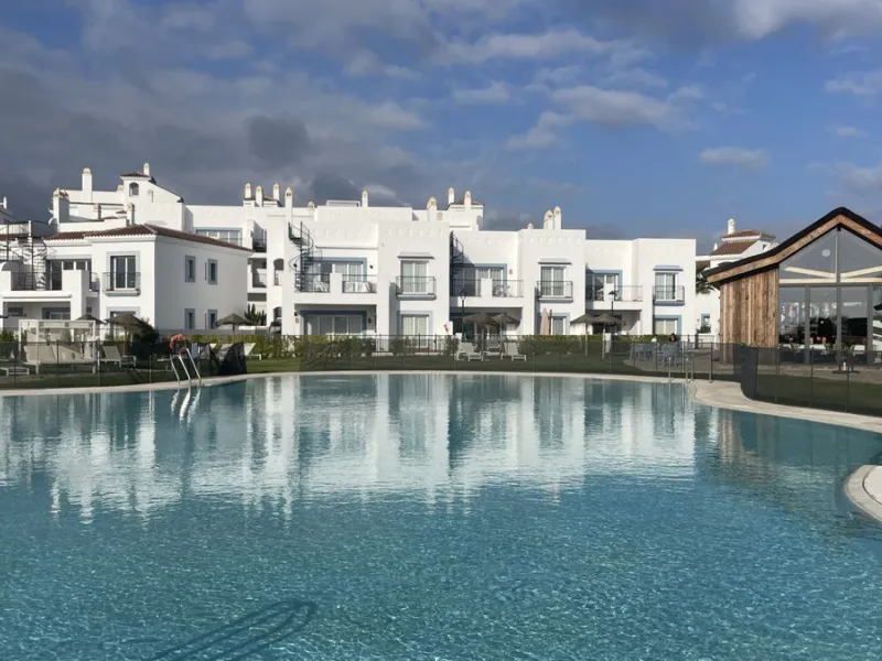 3-Bedroom Apartment with sew view in Paraiso Pueblo, El Paraiso, Benahavis