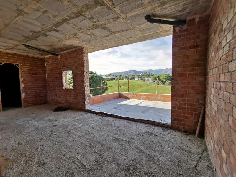 House - Detached Villa в продаже в Mijas, Málaga. В доме 6 спален и 6 ванных комнат. Площадь дома 642 м². Площадь участка 1263 м²