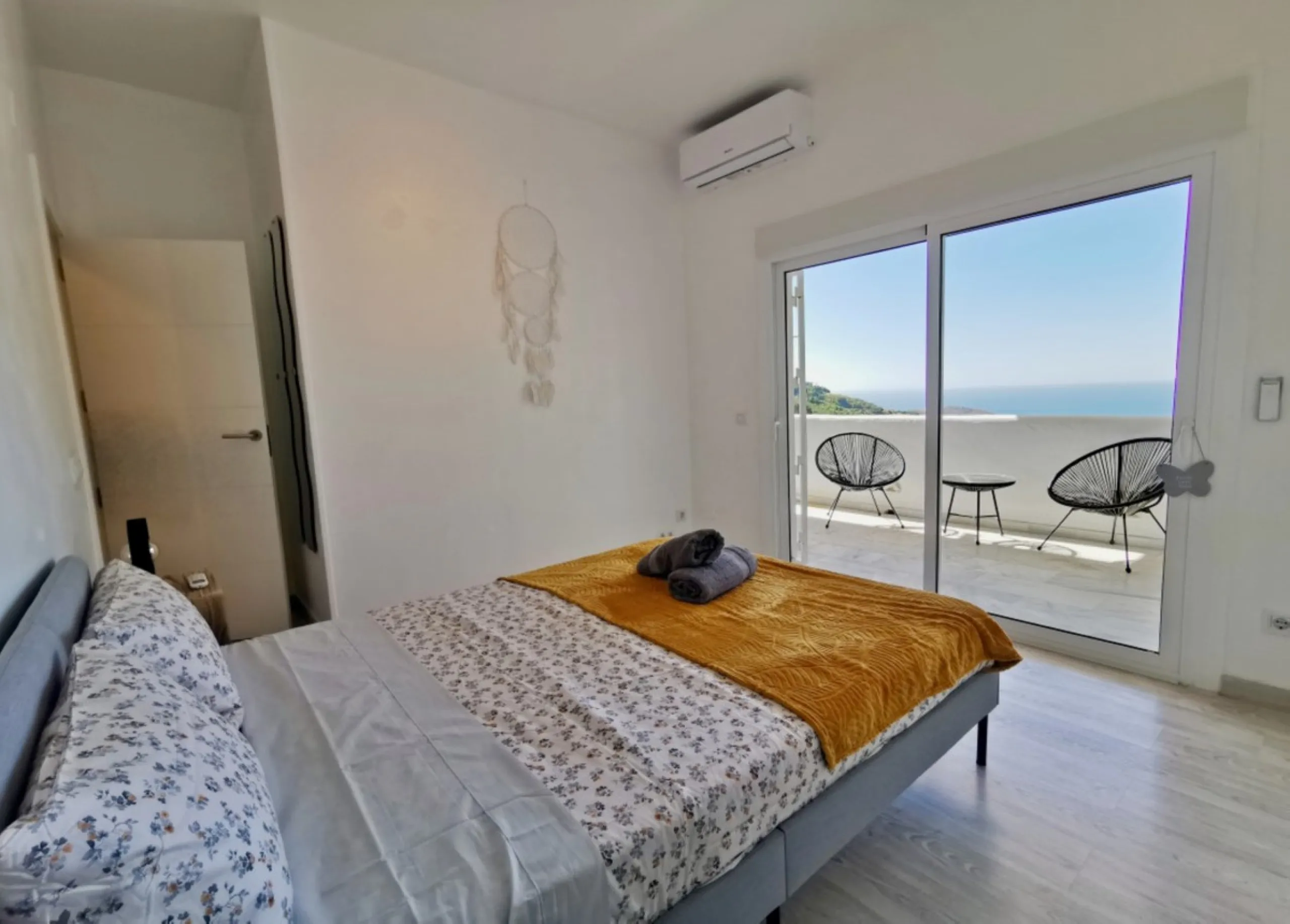 Apartment - Middle Floor Apartment в продаже в Marbella, Málaga. В доме 3 спален и 2 ванных комнат. Площадь дома 101 м²