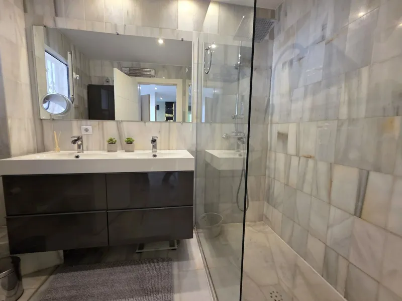 Apartment - Middle Floor Apartment в продаже в Marbella, Málaga. В доме 3 спален и 2 ванных комнат. Площадь дома 101 м²