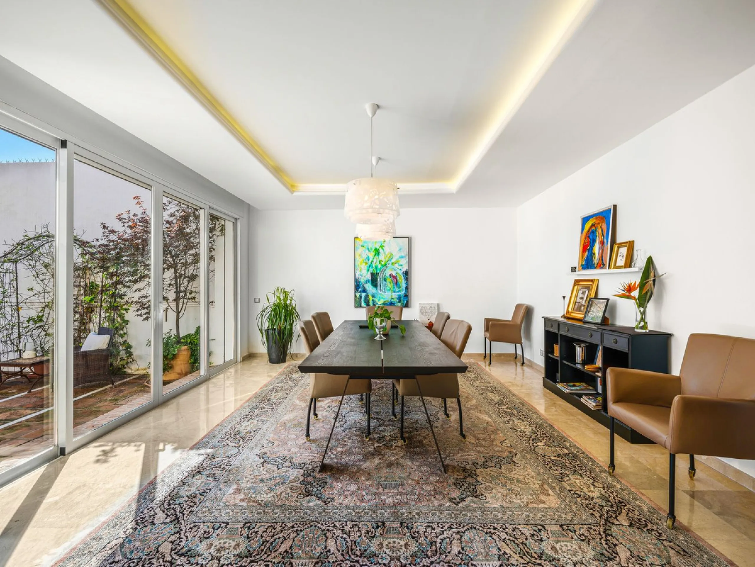 Elegant 7-Bedroom Frontline Golf Villa with Iconic Mountain Views – Nueva Andalucía