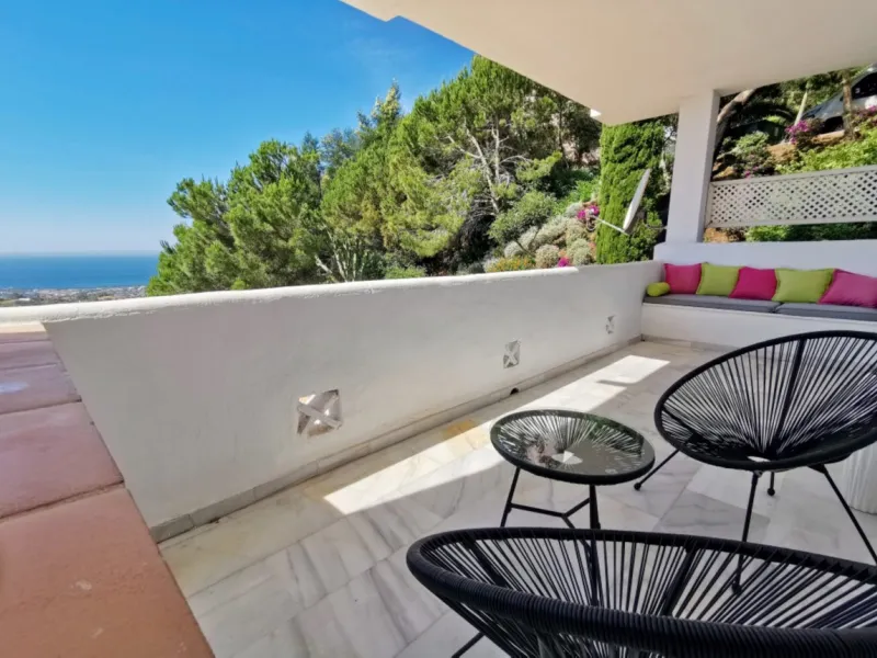 Apartment - Middle Floor Apartment в продаже в Marbella, Málaga. В доме 3 спален и 2 ванных комнат. Площадь дома 101 м²