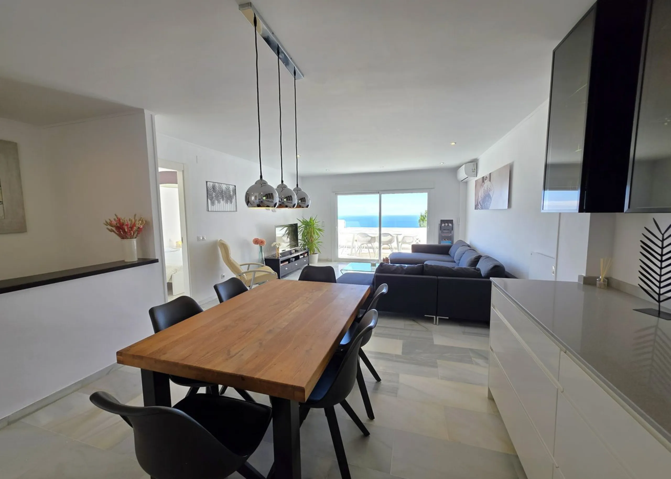 Apartment - Middle Floor Apartment в продаже в Marbella, Málaga. В доме 3 спален и 2 ванных комнат. Площадь дома 101 м²