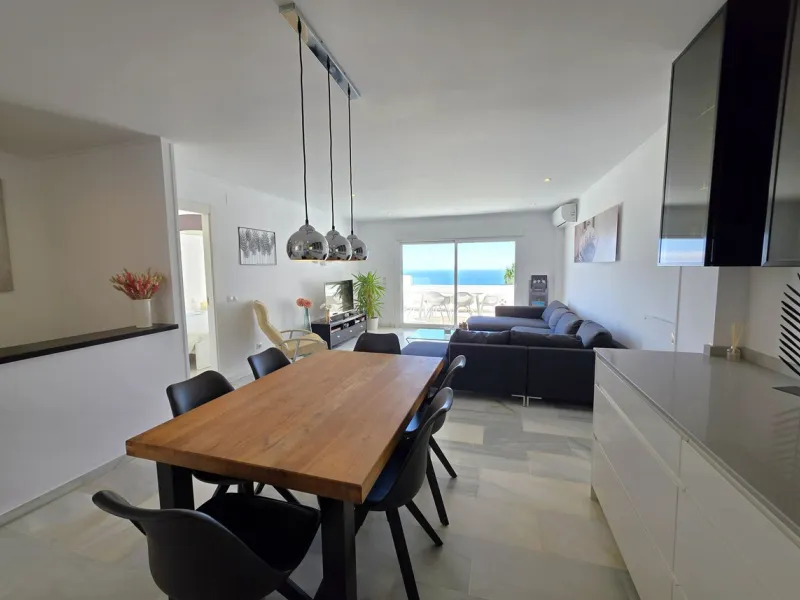 Apartment - Middle Floor Apartment в продаже в Marbella, Málaga. В доме 3 спален и 2 ванных комнат. Площадь дома 101 м²